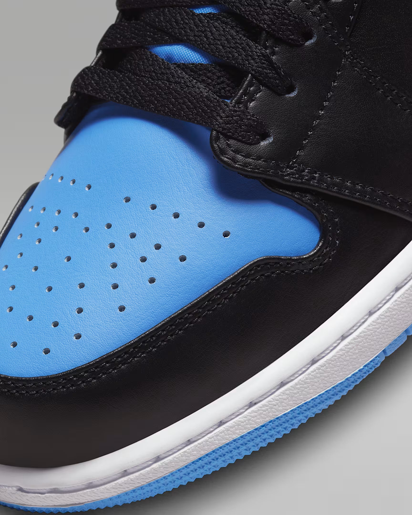 Air Jordan 1 Low 'Black University Blue'