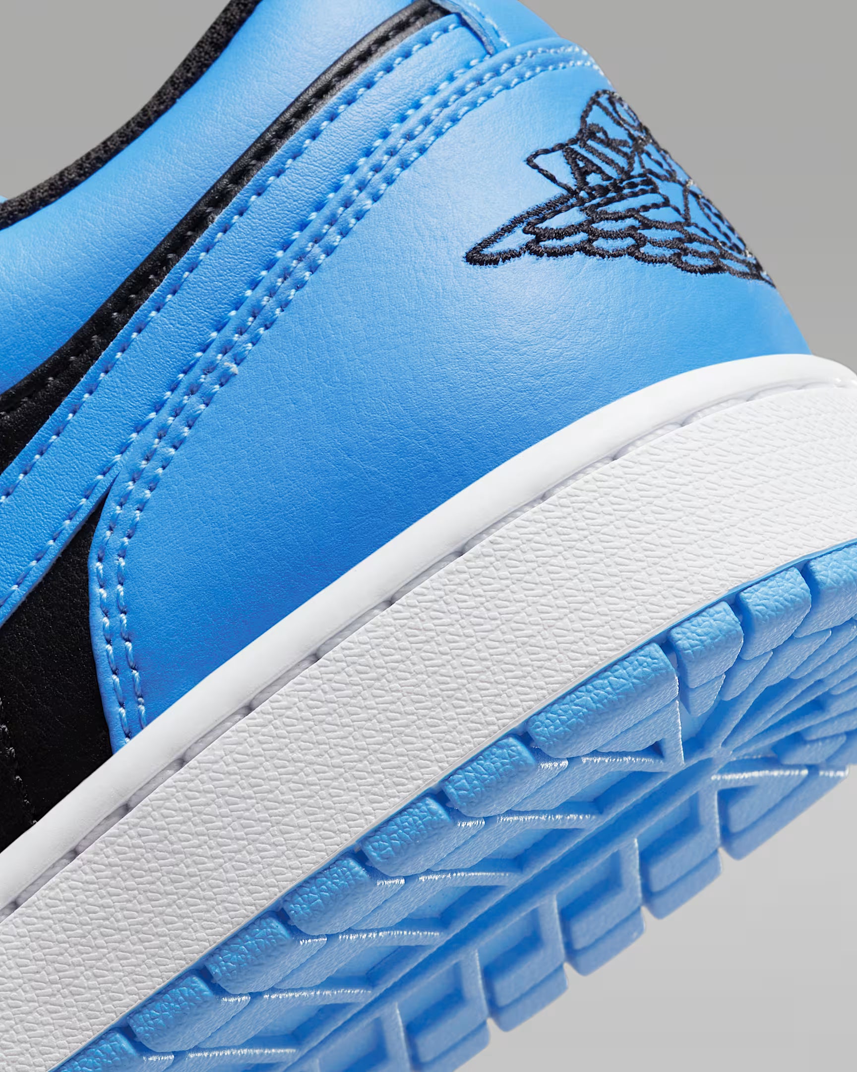 Air Jordan 1 Low 'Black University Blue'